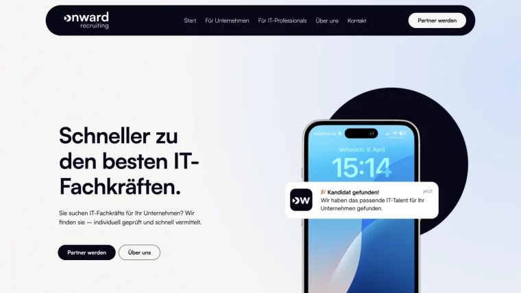 Website-Hero mit klarer Navigation, Headline und Call-to-Action als Beispiel für starke Informationssignale